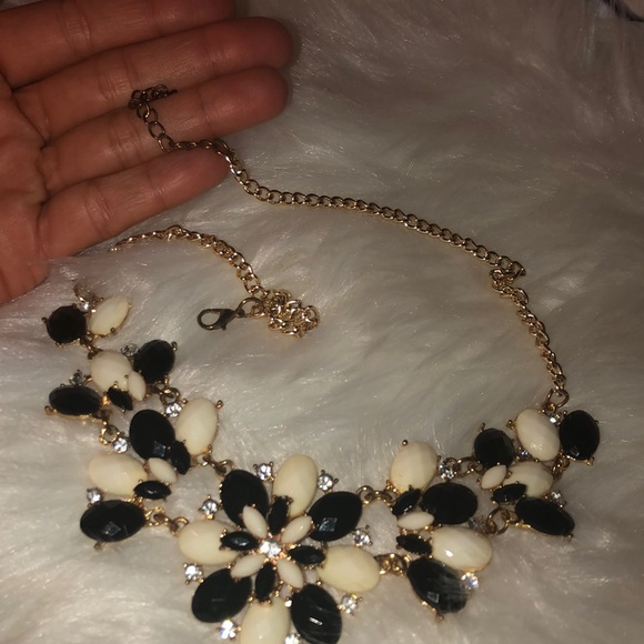 Necklace - Picture 1 of 2